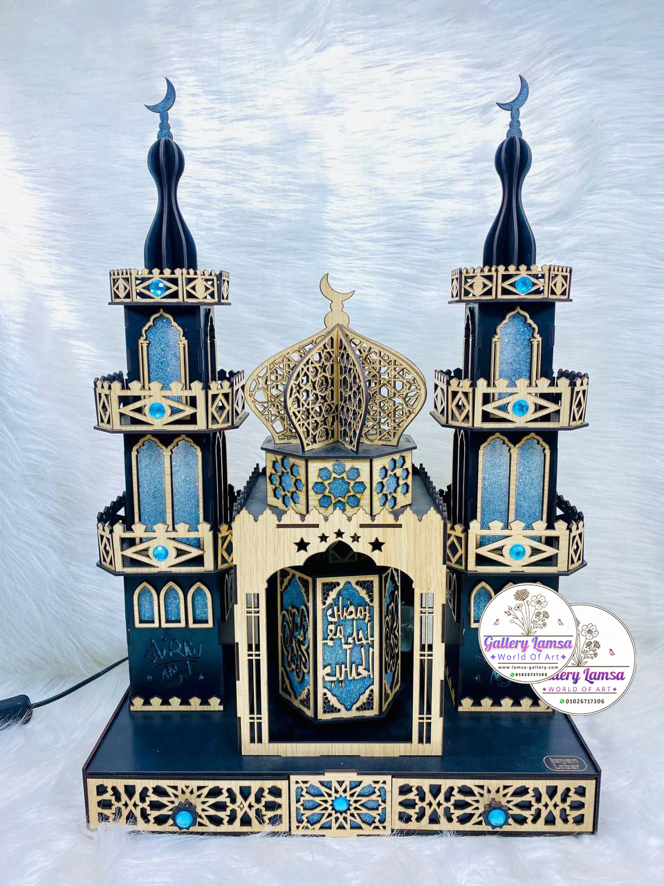 ديكور مسجد ومآذن ذهبي وأزرق